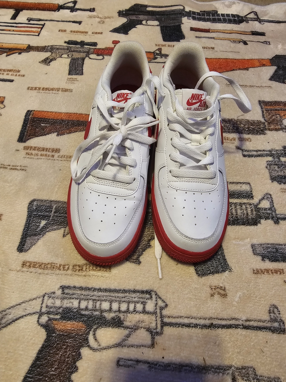 Nike Kids White and Red Low-Top Sneakers